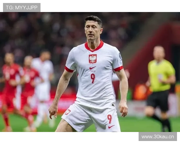 博涅克：莱万应挑战意甲才算真正射手